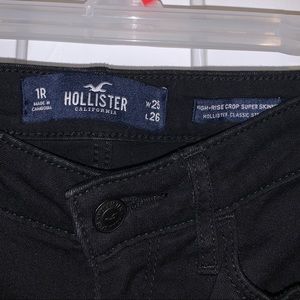 NWOT high-rise super skinny black ripped jeans